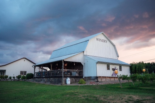 Izzo’s White Barn Winery Image