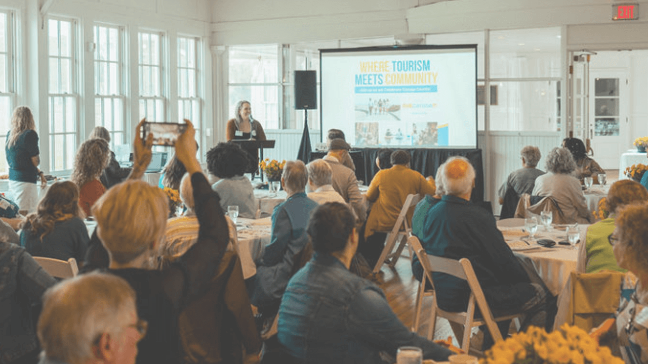 room of tourism professionals during an advocacy meeting