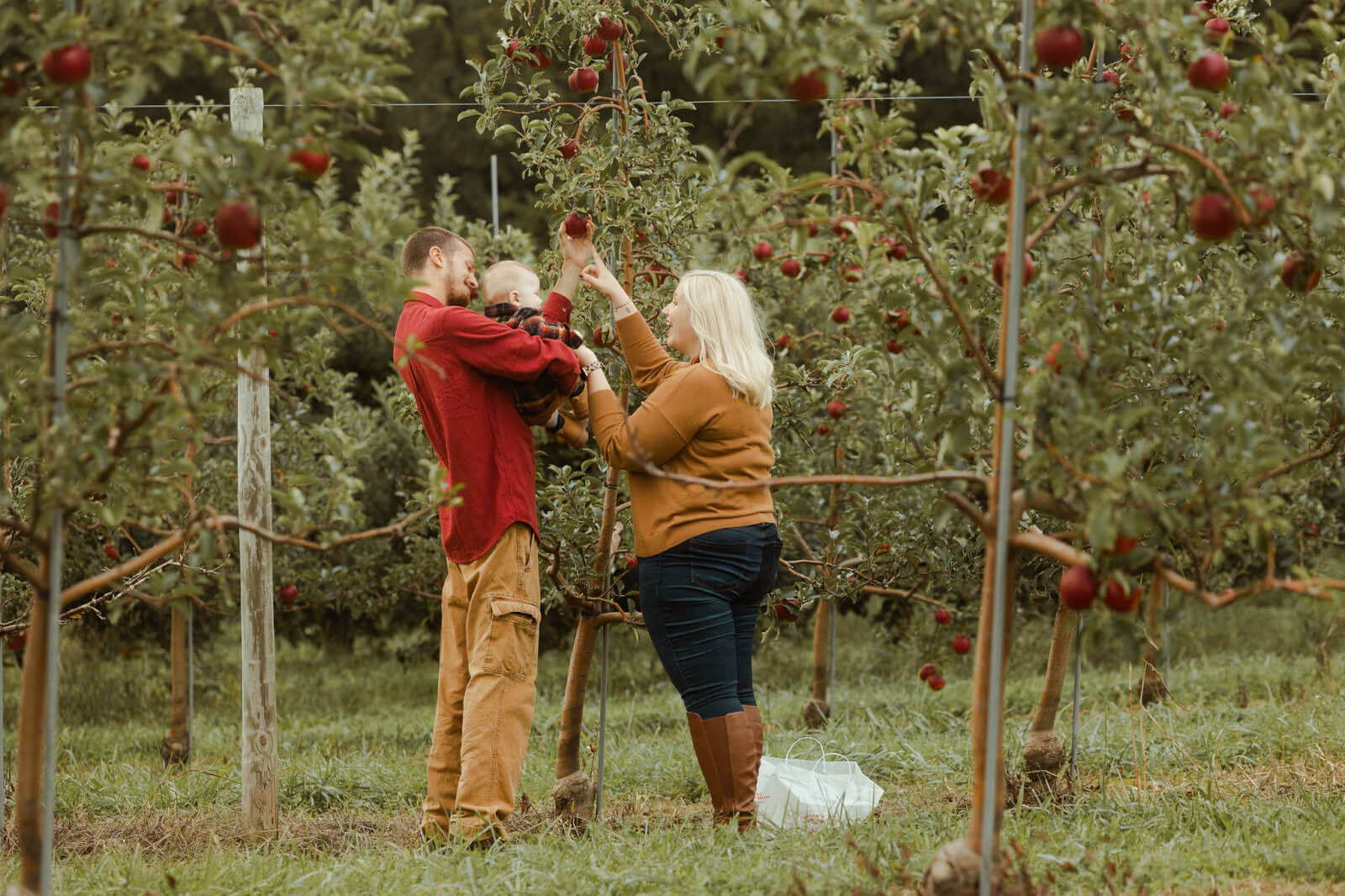 Family at Owens Orchards